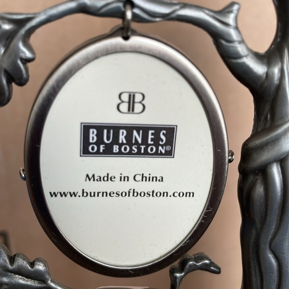 Burnes of Boston Family Tree 14 Photo Hanging Oval Frames Pewter Tree On Base - Picture 3 of 4